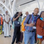 163 حاجًّا يغادرون المملكة عبر رحلة جوية أمريكية من مطار جدة