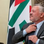 العاهل الأردني يزور مؤسسة حكومية متخفيا