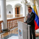 حكومة فنزويلا: هناك خطر تدخل عسكري في بلادنا