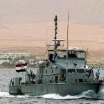 الجيش المصري ينقذ سياحا تعطل يختهم في البحر الأحمر