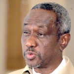 تفاصيل وفاة علي عثمان محمد طه السياسي السوداني بنوبة قلبية
